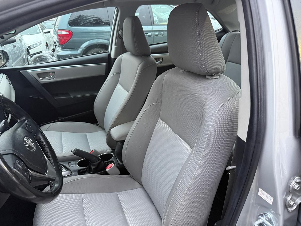 2016 Toyota Corolla FINANCING AVAILABLE Photo9
