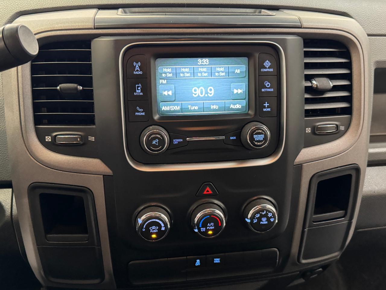 2016 RAM 1500 ST 5.7L V8 HEMI+New Tires+Brakes+Camera+Bluetooth Photo