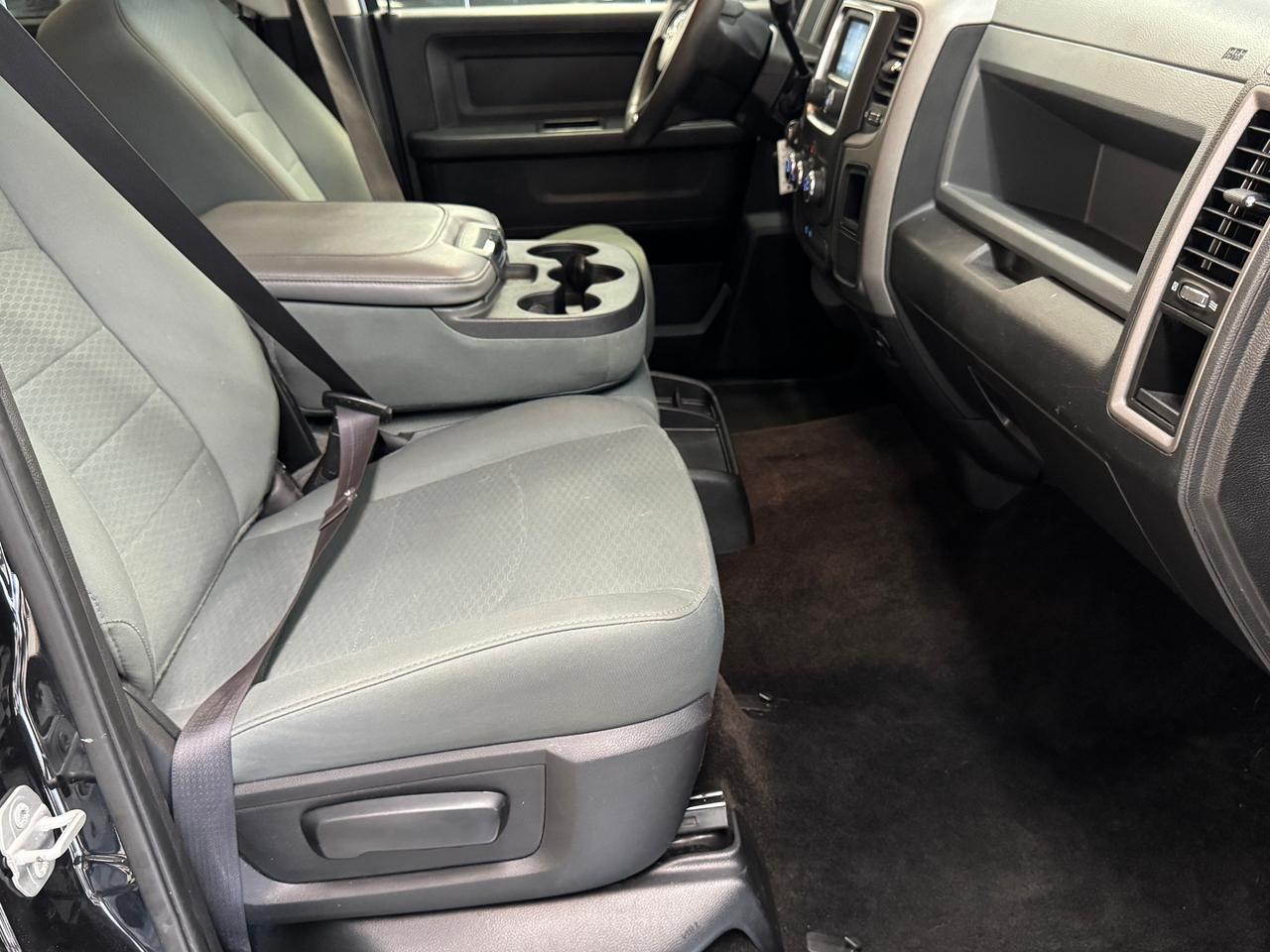 2016 RAM 1500 ST 5.7L V8 HEMI+New Tires+Brakes+Camera+Bluetooth Photo