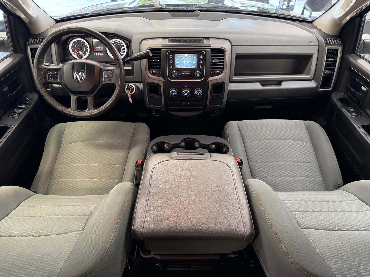 2016 RAM 1500 ST 5.7L V8 HEMI+New Tires+Brakes+Camera+Bluetooth Photo