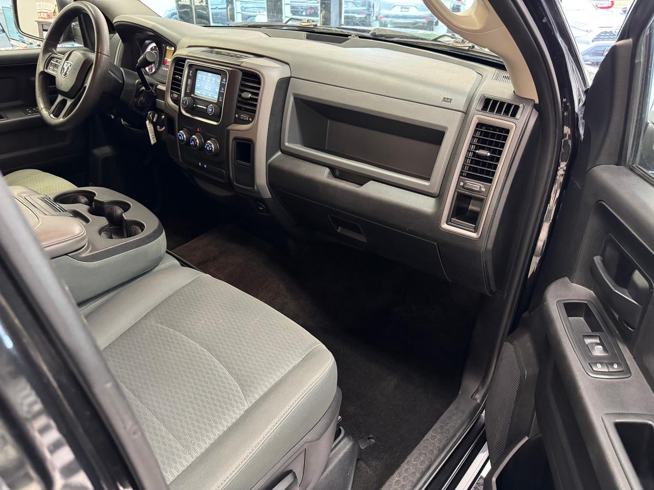 2016 RAM 1500 ST 5.7L V8 HEMI+New Tires+Brakes+Camera+Bluetooth Photo