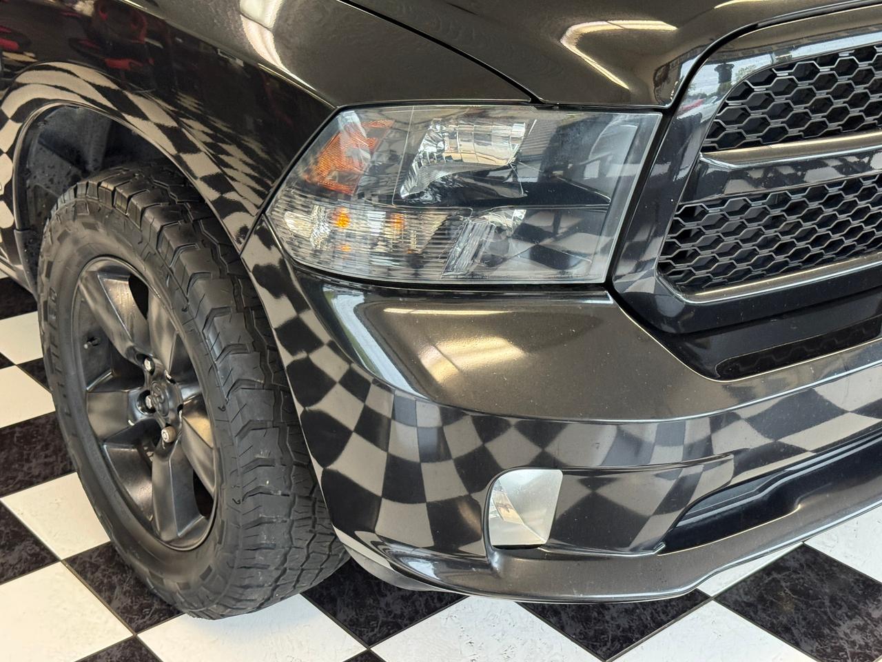 2016 RAM 1500 ST 5.7L V8 HEMI+New Tires+Brakes+Camera+Bluetooth Photo