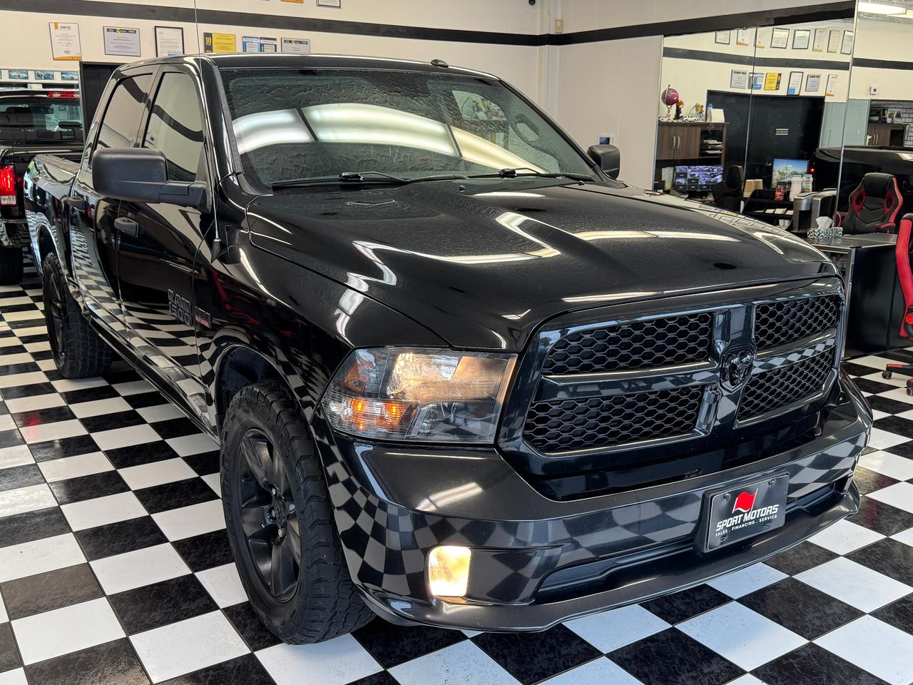 2016 RAM 1500 ST 5.7L V8 HEMI+New Tires+Brakes+Camera+Bluetooth Photo