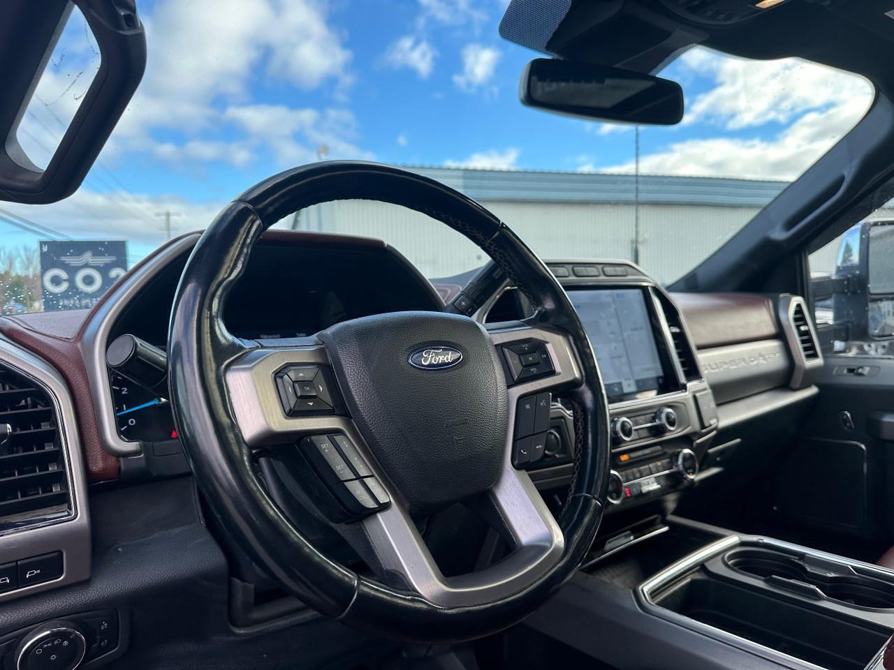 2022 Ford F-250 Super Duty SRW PLATINUM 4WD CREW CAB 6.75' BOX Photo