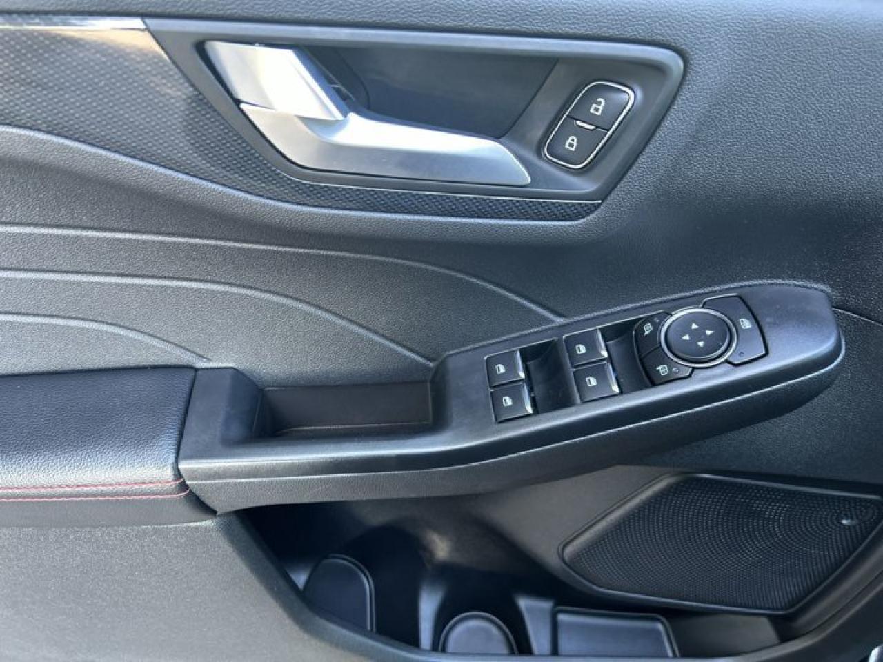 2025 Ford Escape ST-Line AWD | Remote Start | Leather Seats | Heated Seats Photo