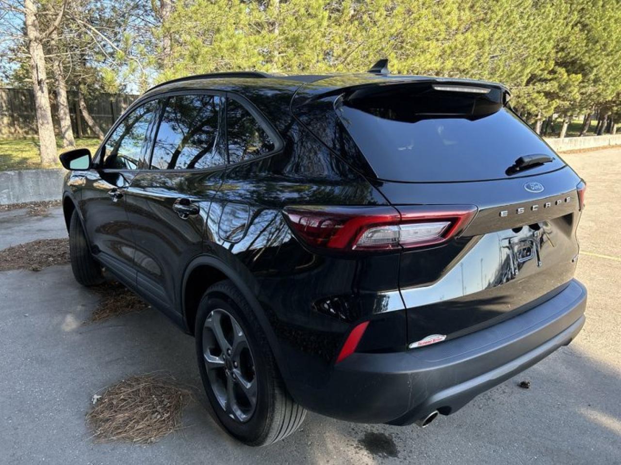 2025 Ford Escape ST-Line AWD | Remote Start | Leather Seats | Heated Seats Photo