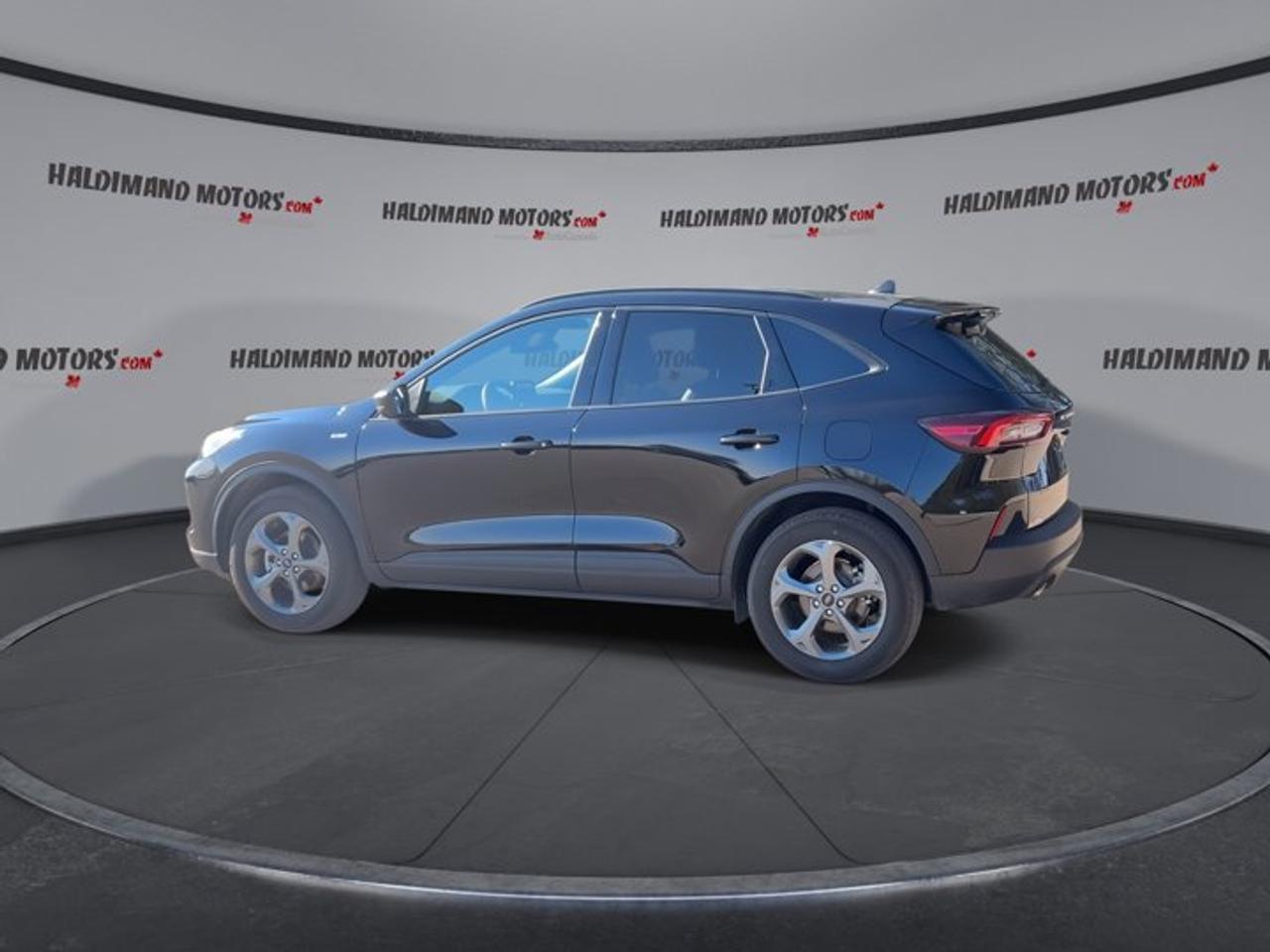 2025 Ford Escape ST-Line AWD | No accidents | Leather Seats Photo4