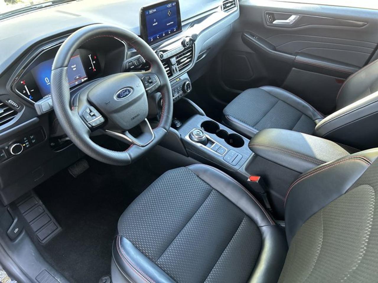 2025 Ford Escape ST-Line AWD | No accidents | Leather Seats Photo