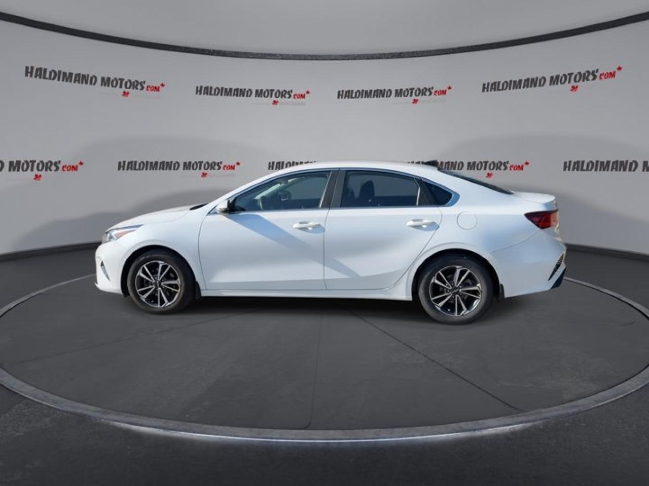 2024 Kia Forte EX Photo4