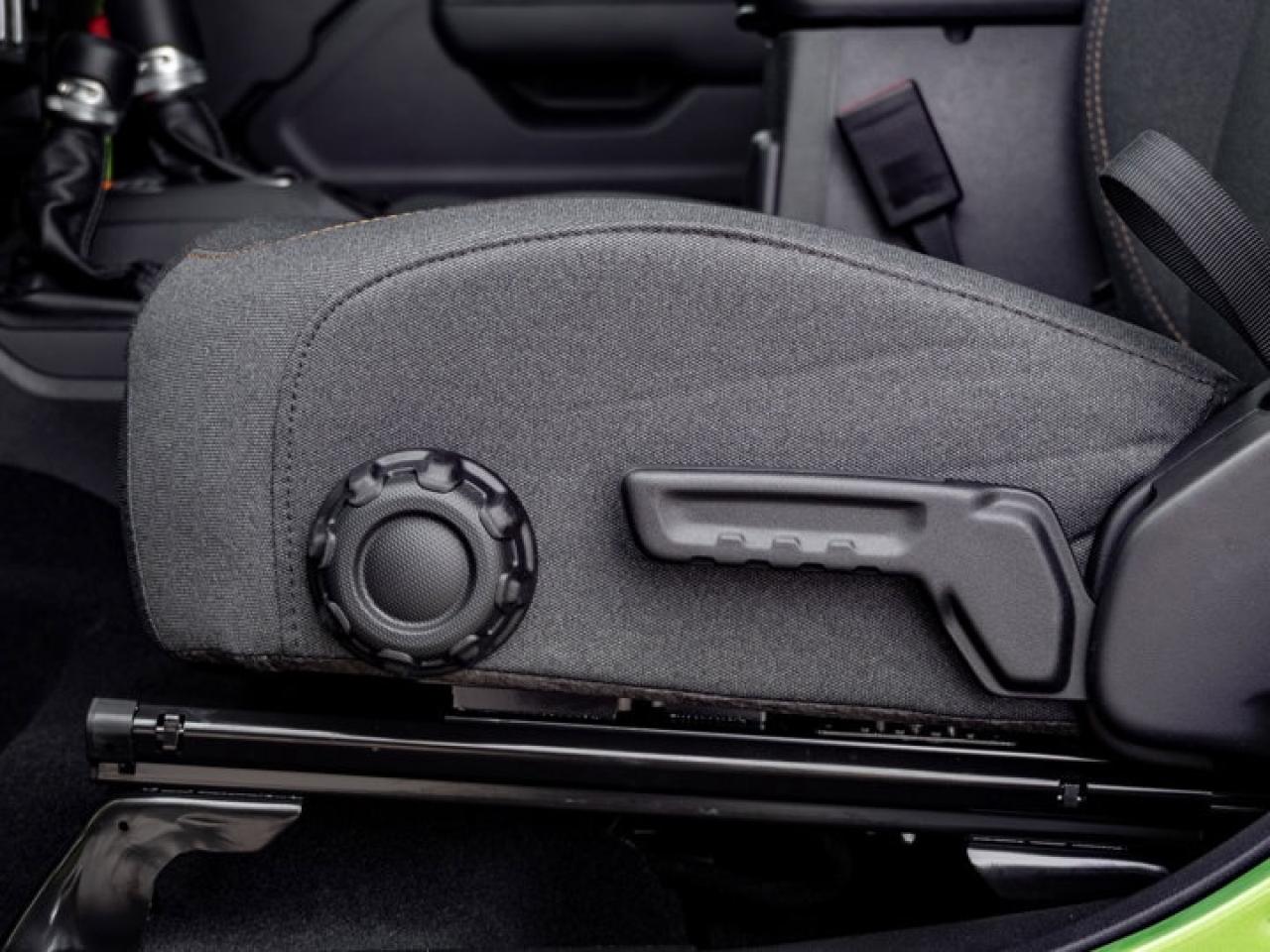 2026 Jeep Wrangler SPORT Photo