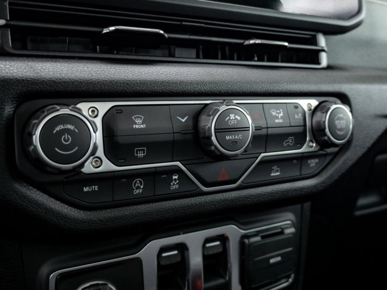 2026 Jeep Wrangler SPORT Photo