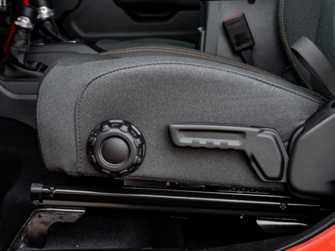 2026 Jeep Wrangler SPORT Photo