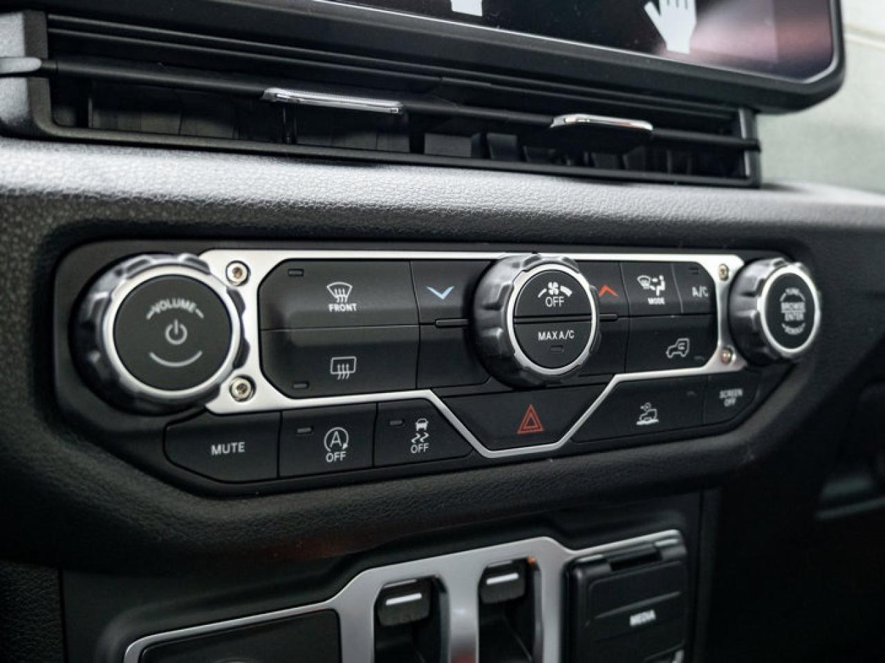 2026 Jeep Wrangler SPORT Photo