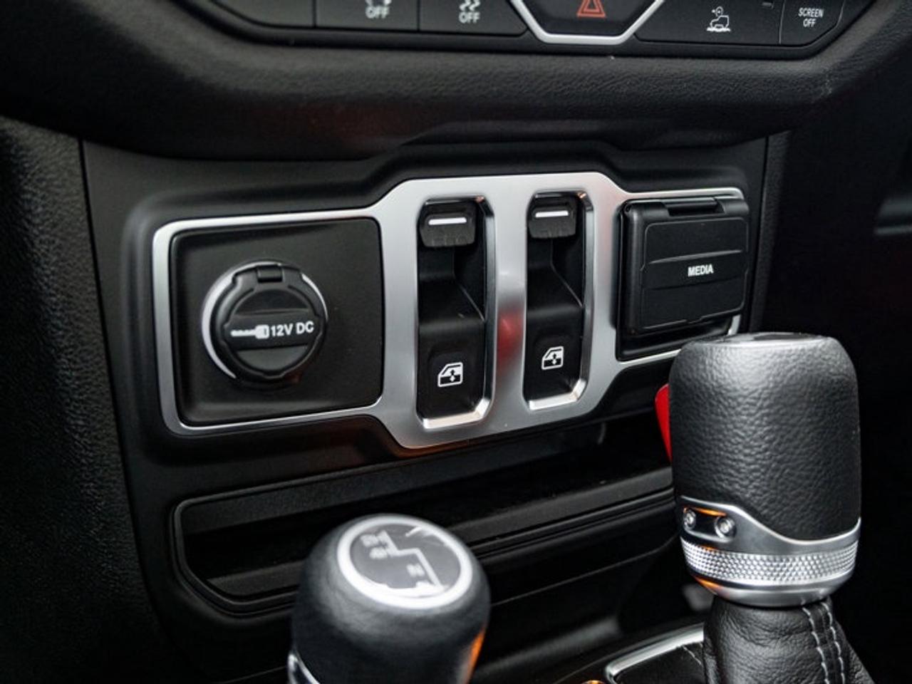 2026 Jeep Wrangler SPORT Photo