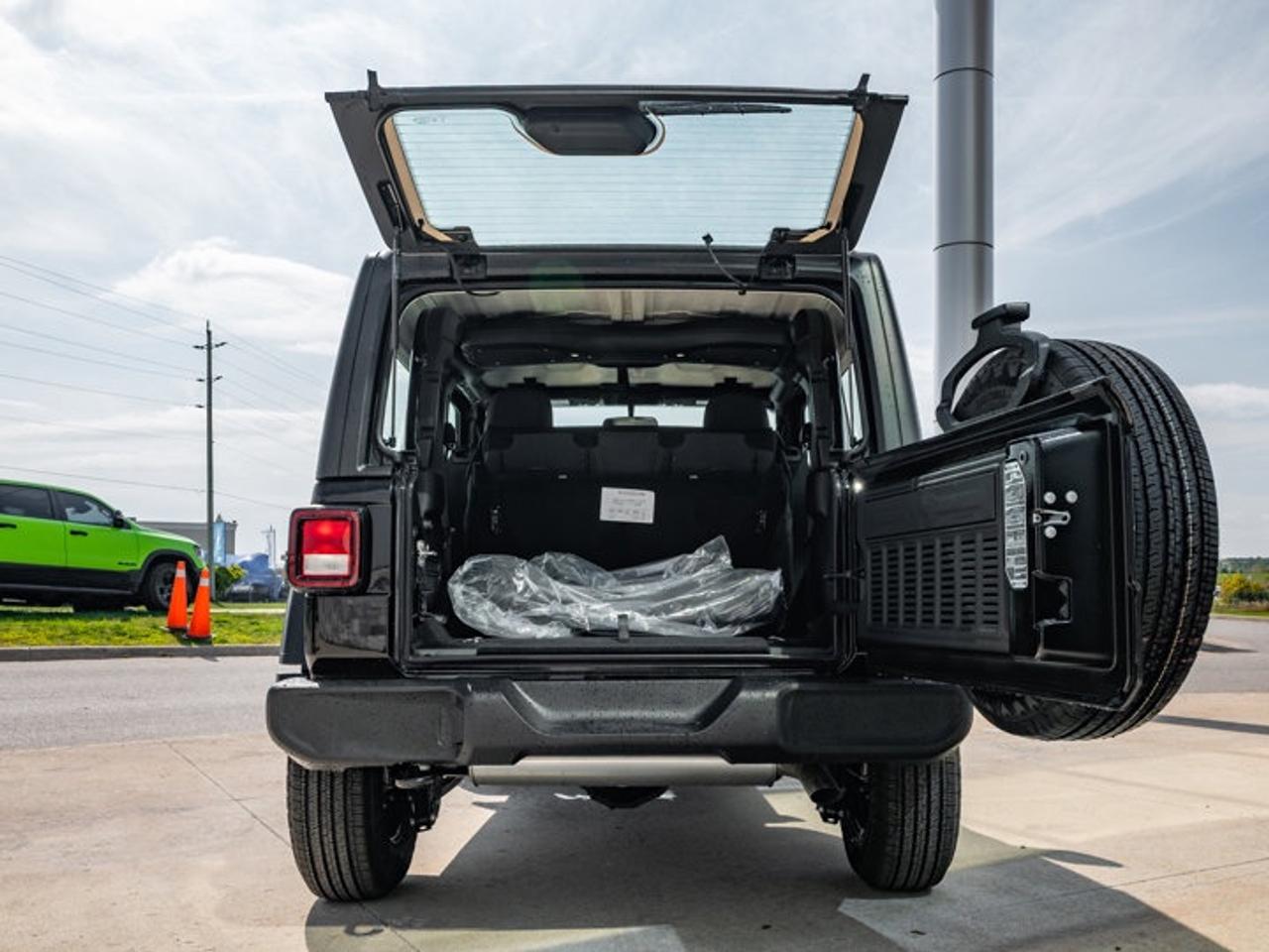 2026 Jeep Wrangler SPORT Photo