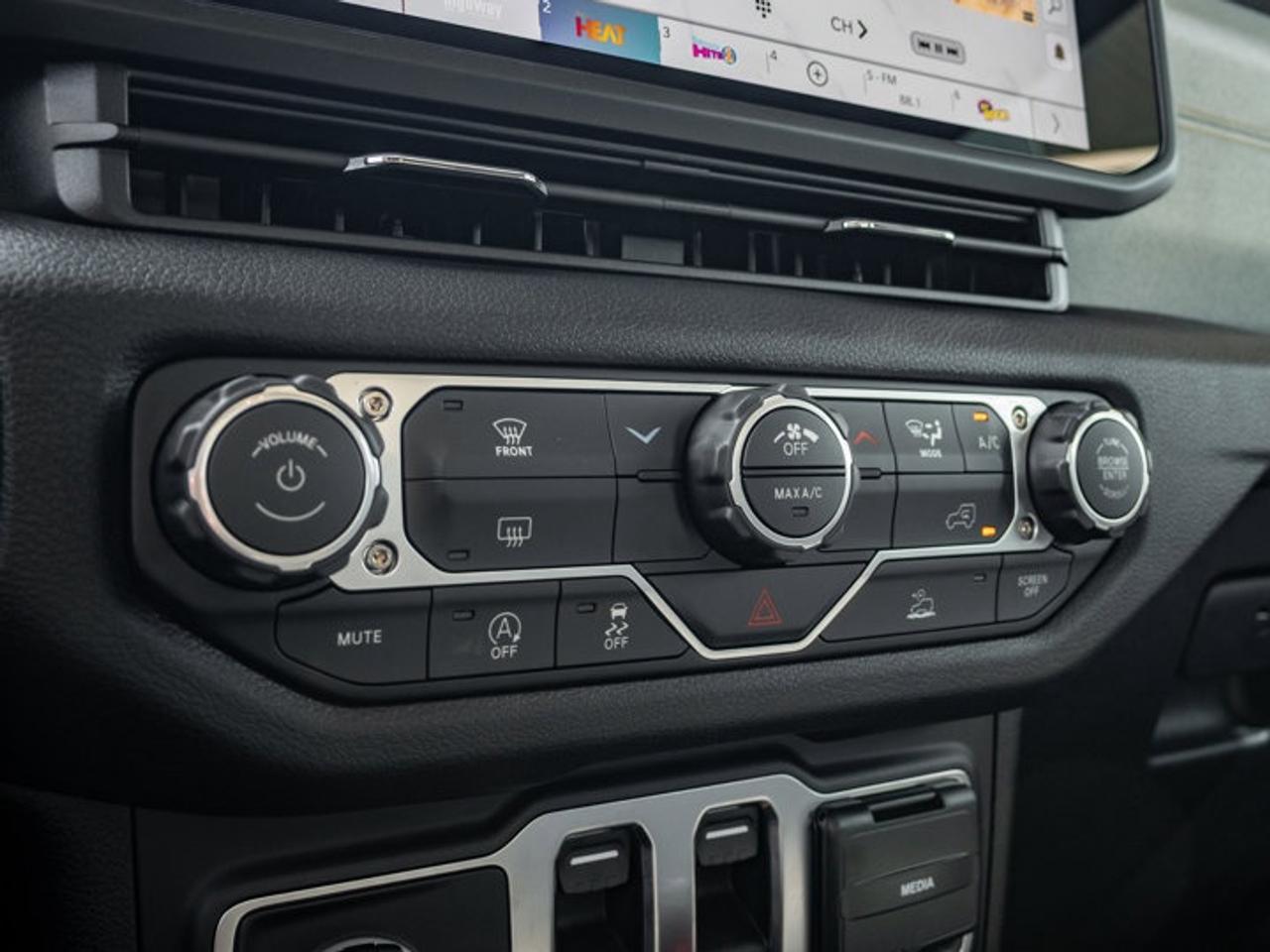 2026 Jeep Wrangler SPORT Photo