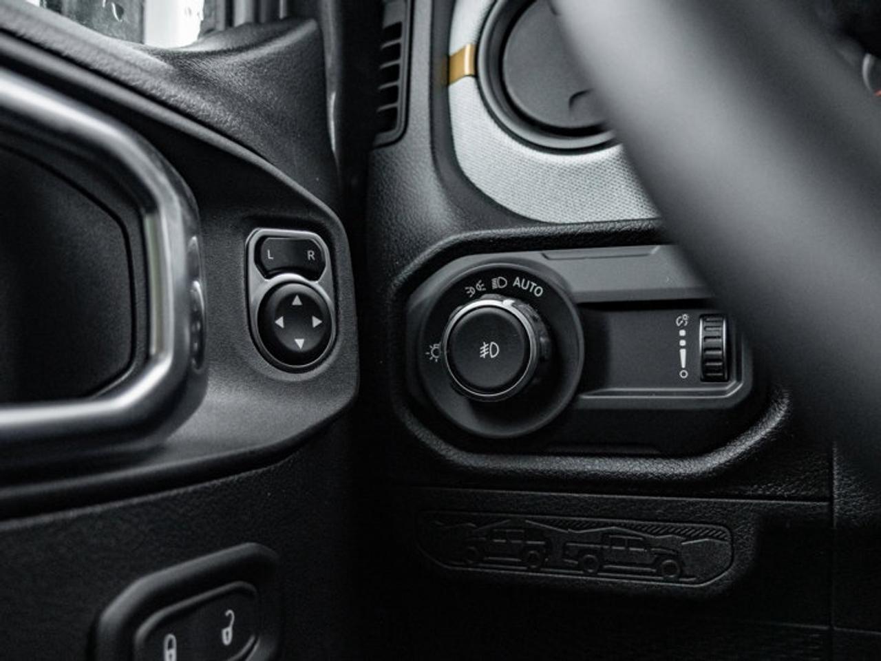 2026 Jeep Wrangler Sport S Photo