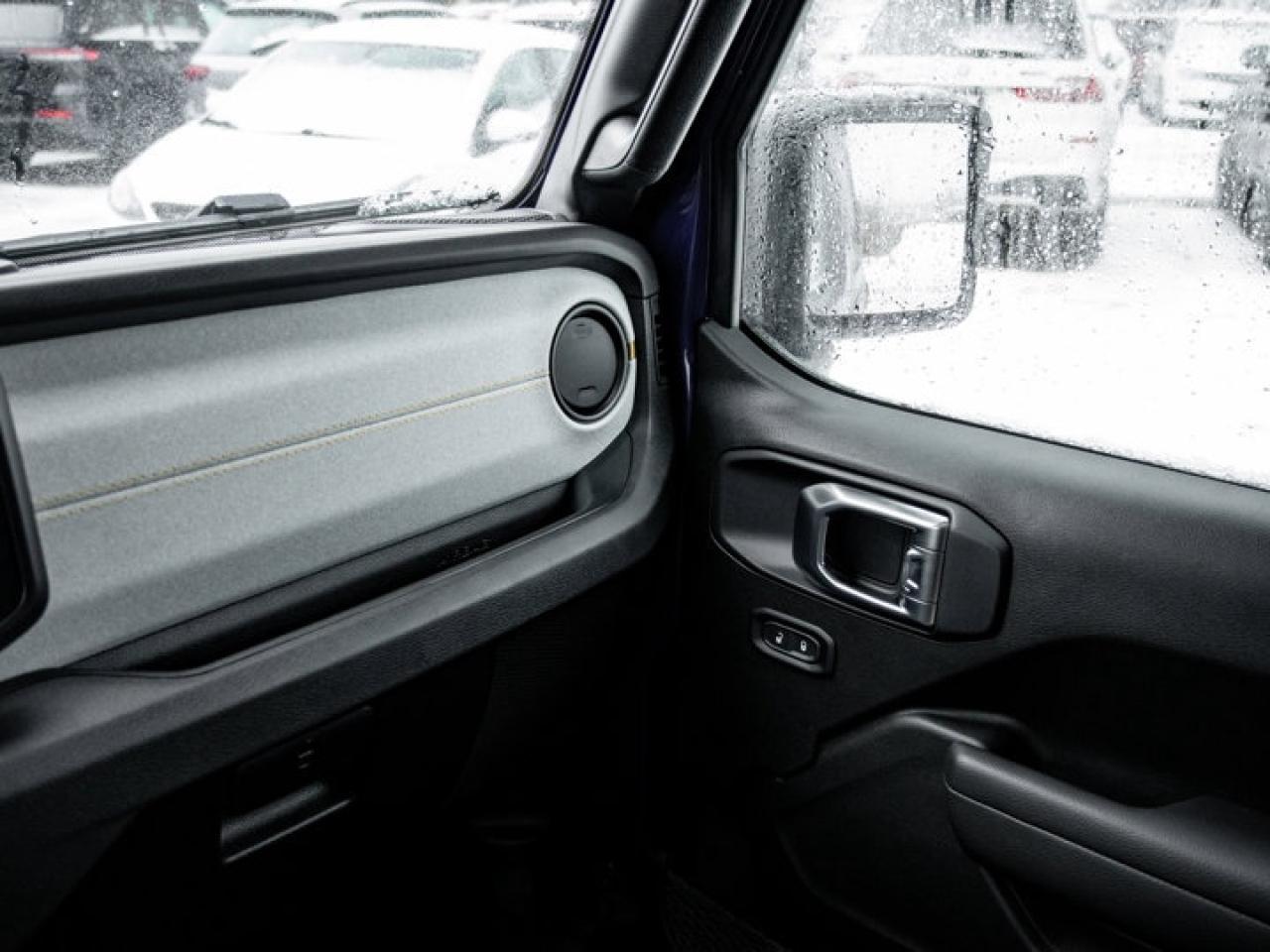 2026 Jeep Wrangler Sport S Photo