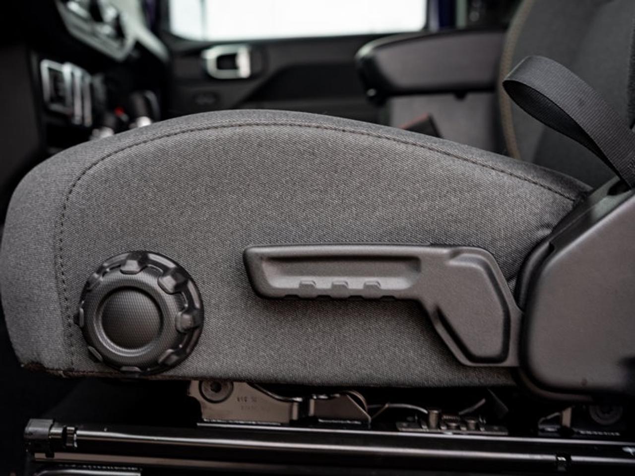 2026 Jeep Wrangler Sport S Photo