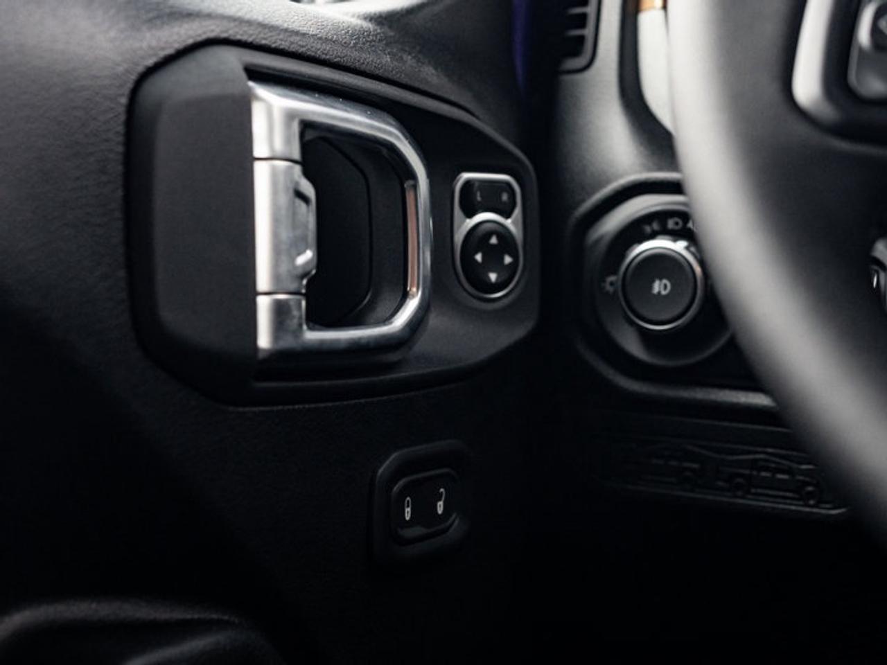 2026 Jeep Wrangler Sport S Photo