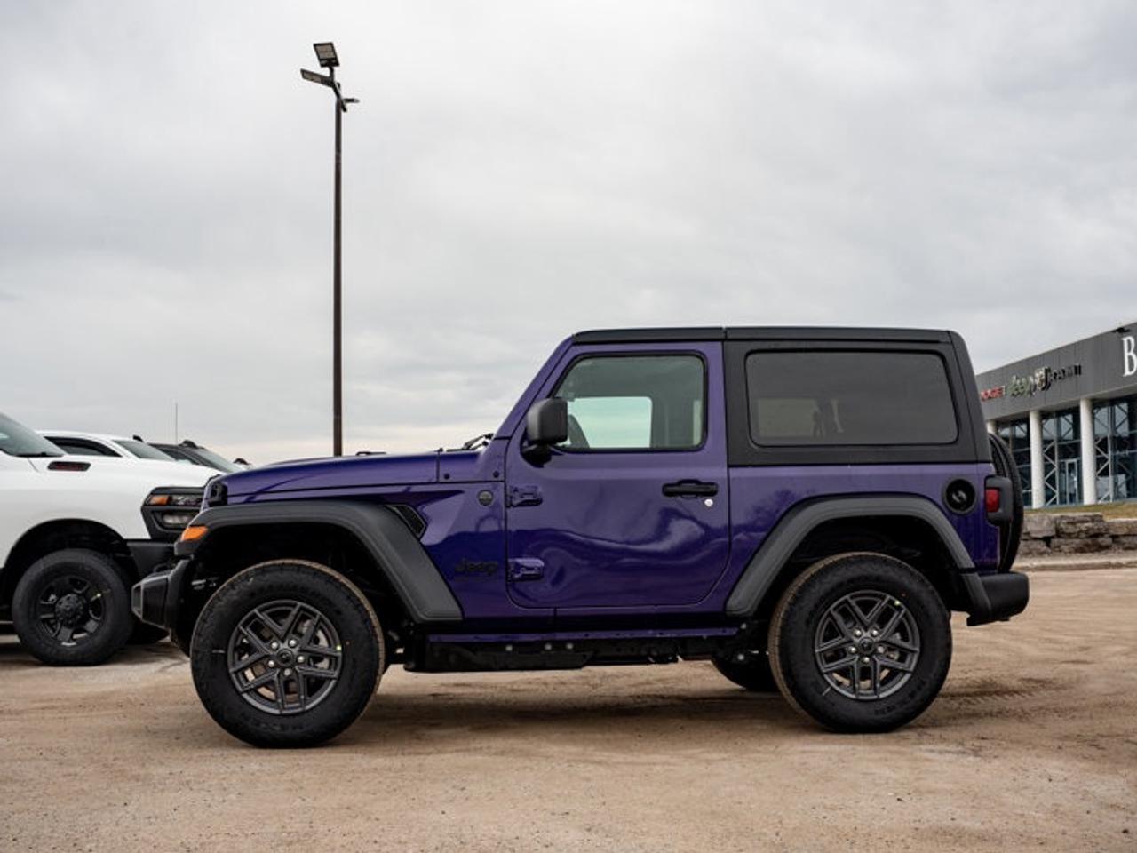 2026 Jeep Wrangler Sport S Photo