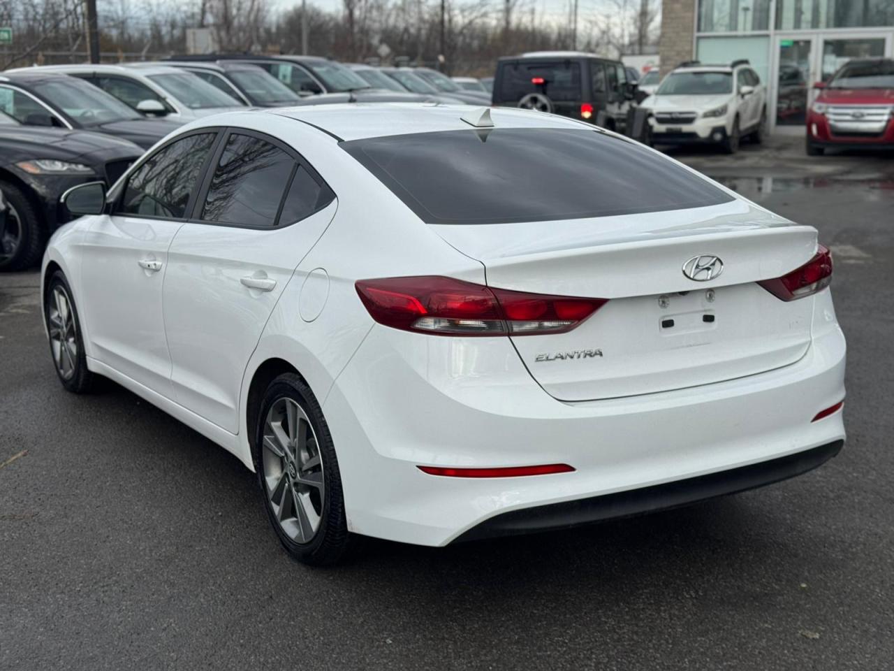 2017 Hyundai Elantra GLS - Photo #5