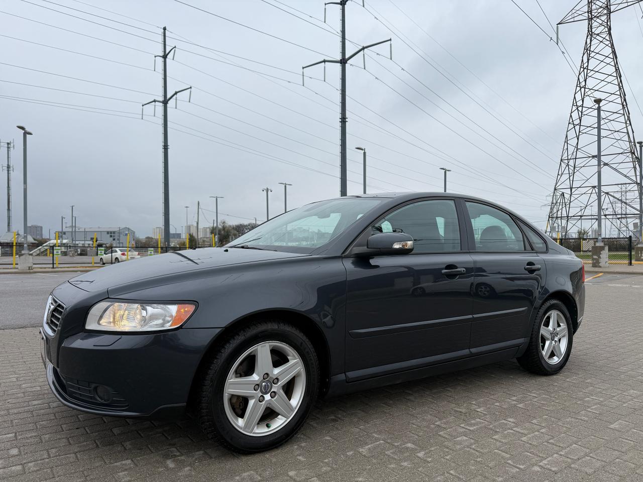 2010 Volvo S40 Premium - Photo #2