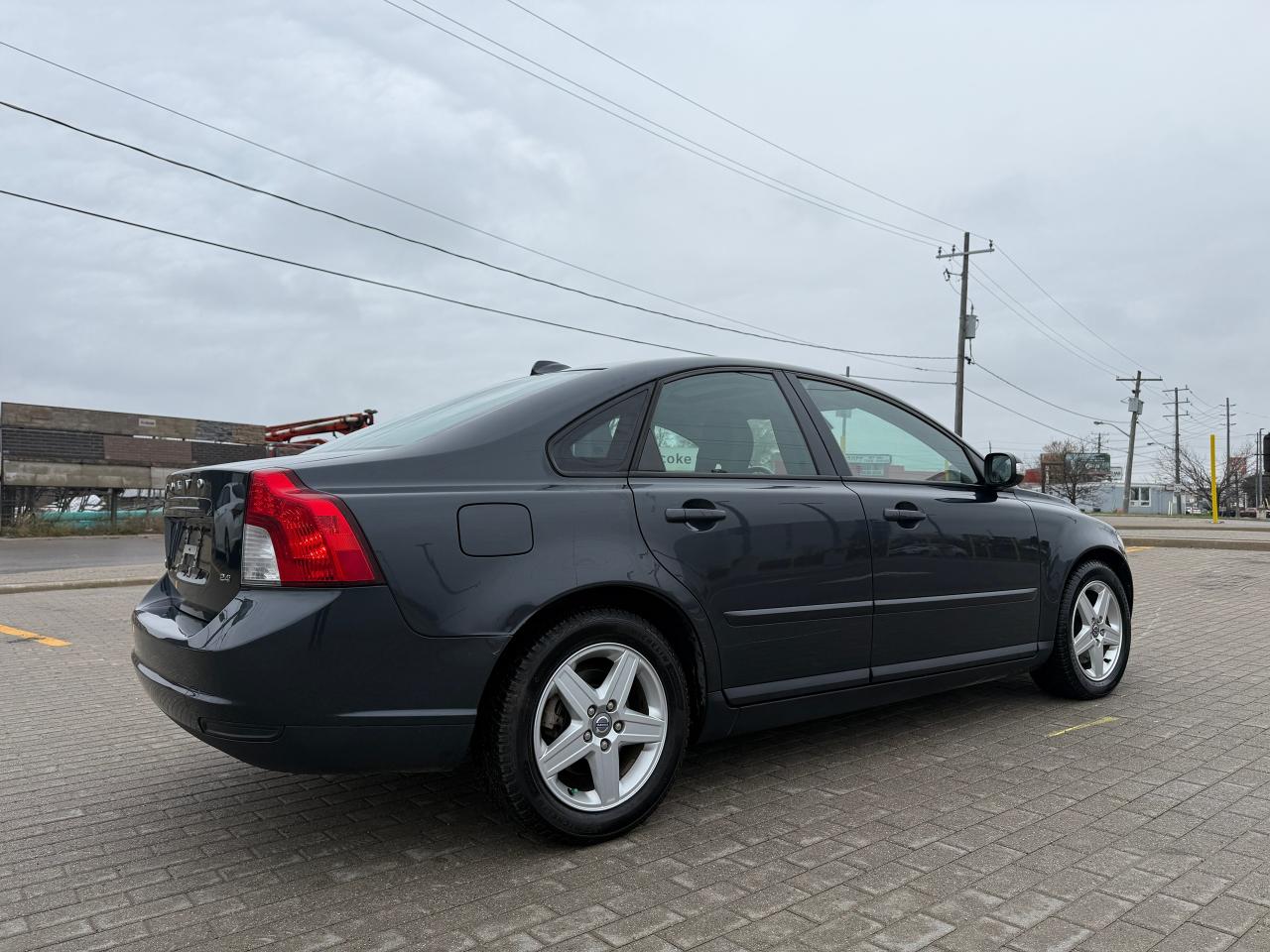 2010 Volvo S40 Premium - Photo #6