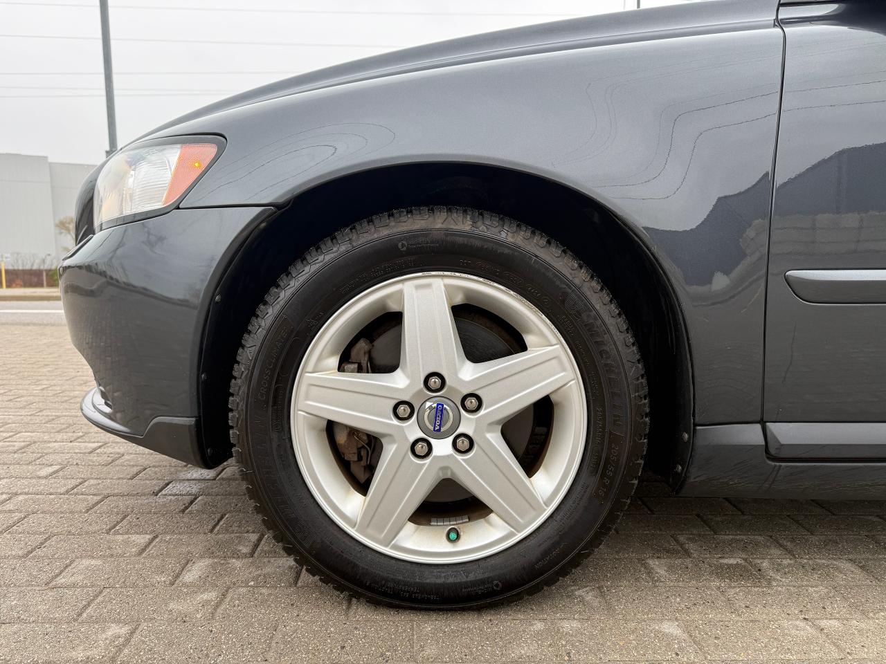 2010 Volvo S40 Premium Photo