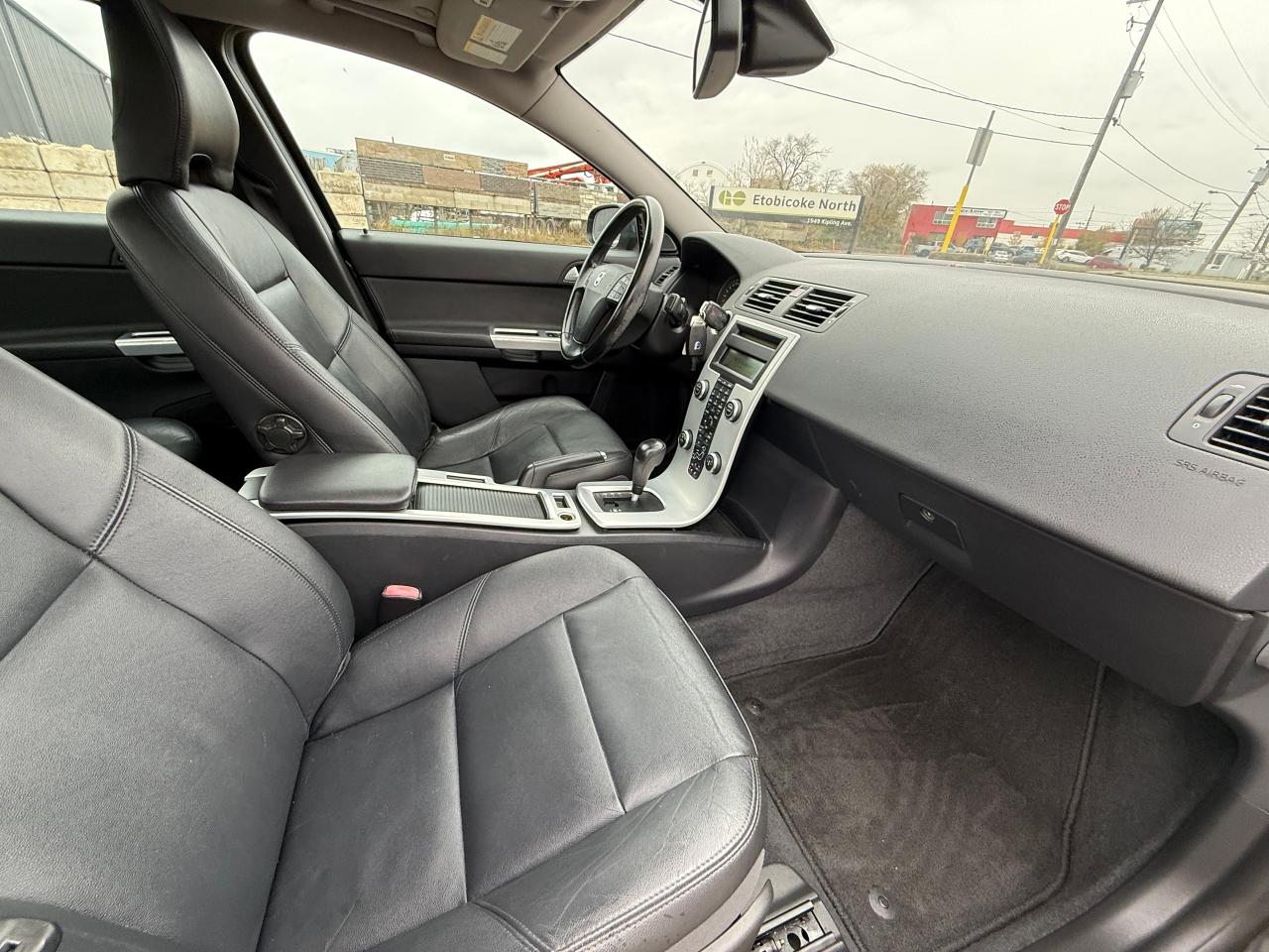 2010 Volvo S40 Premium - Photo #13