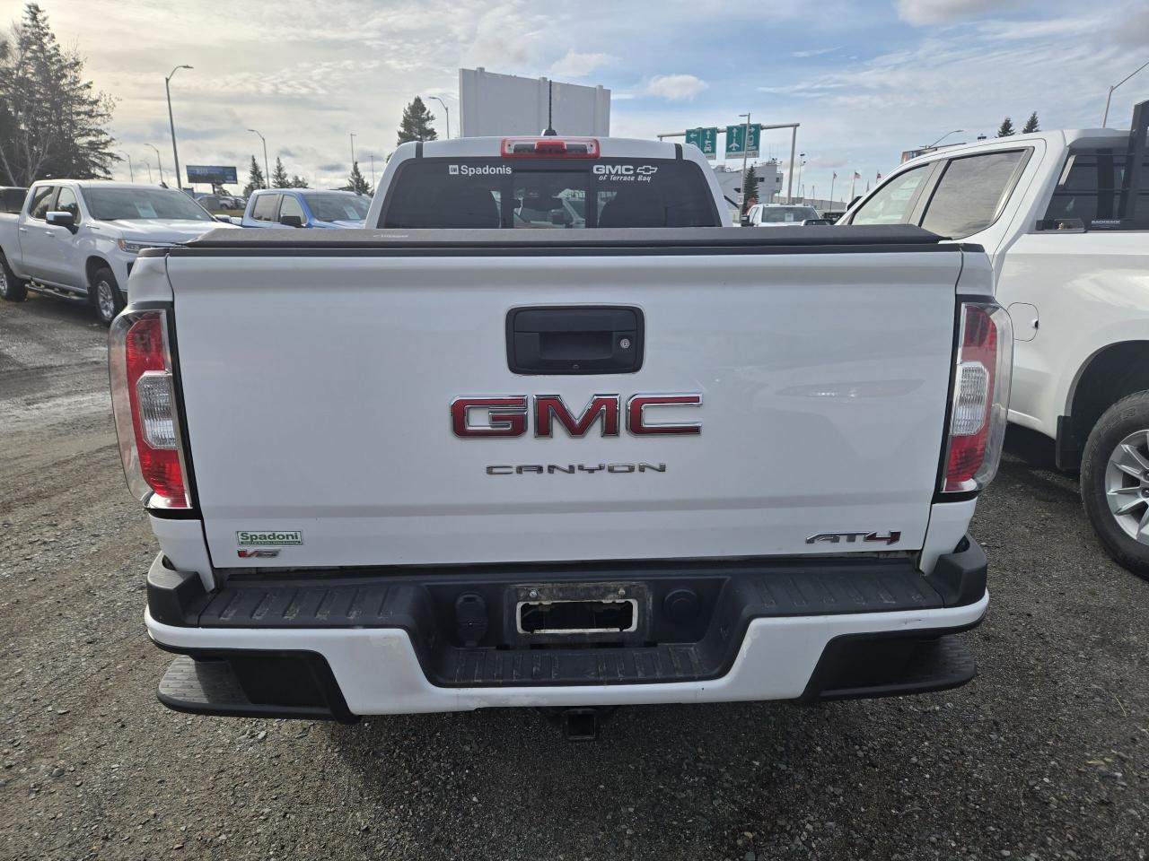 2021 GMC Canyon 4WD AT4 w/Cloth - Photo #5