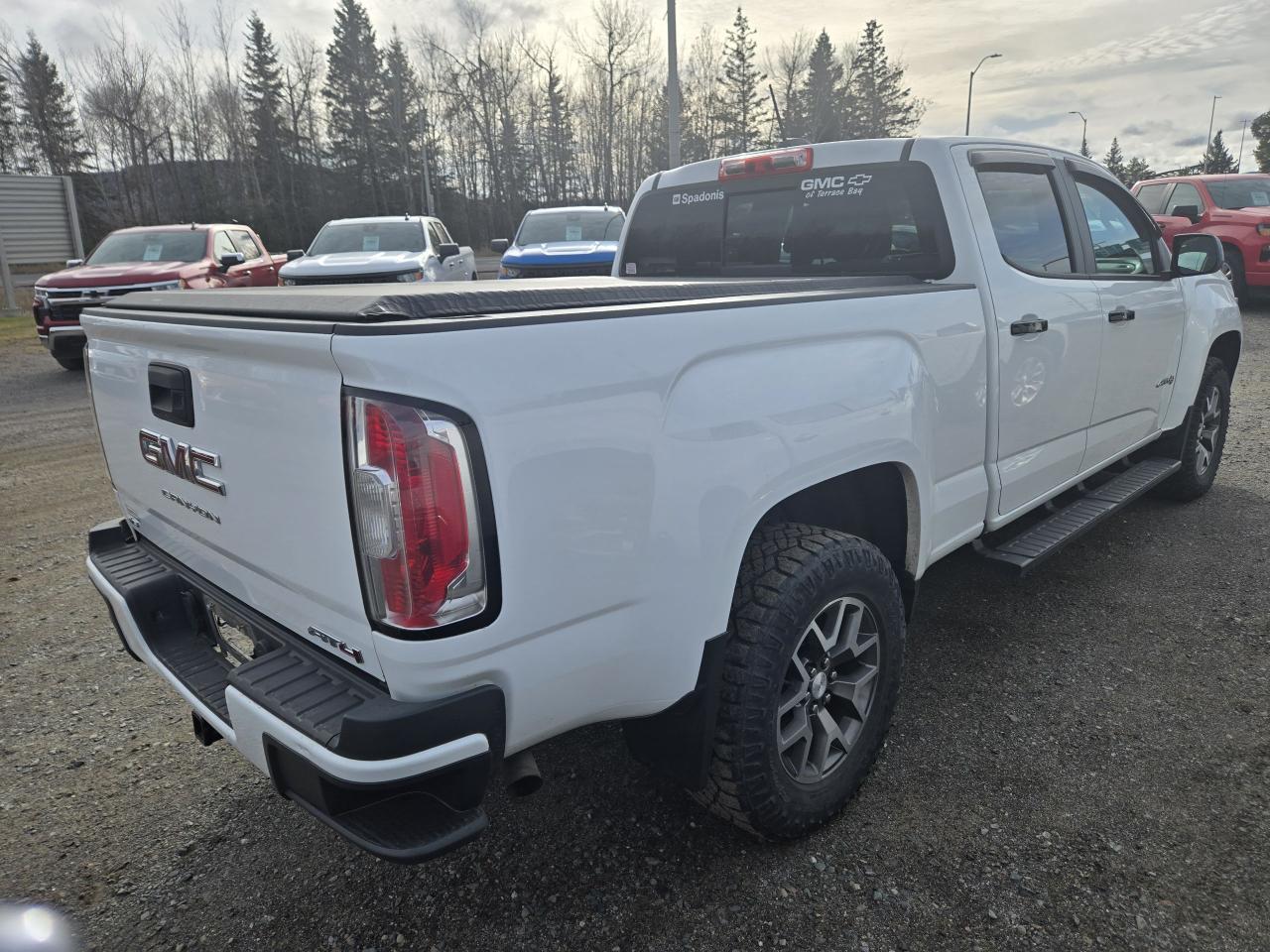 2021 GMC Canyon 4WD AT4 w/Cloth - Photo #4