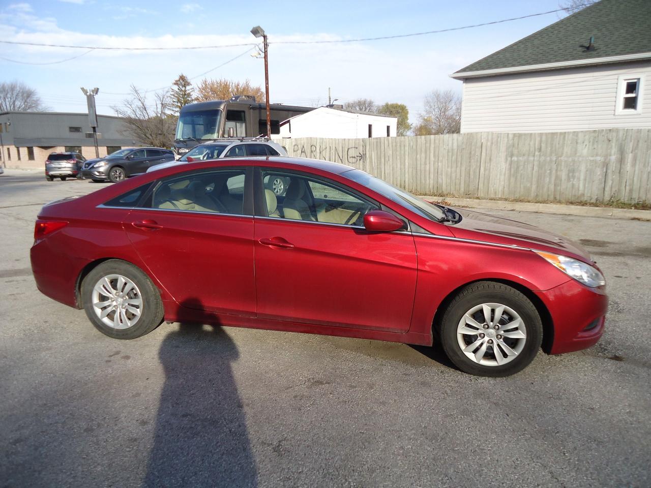 2013 Hyundai Sonata 4dr Sdn 2.4L Auto GL - Photo #2
