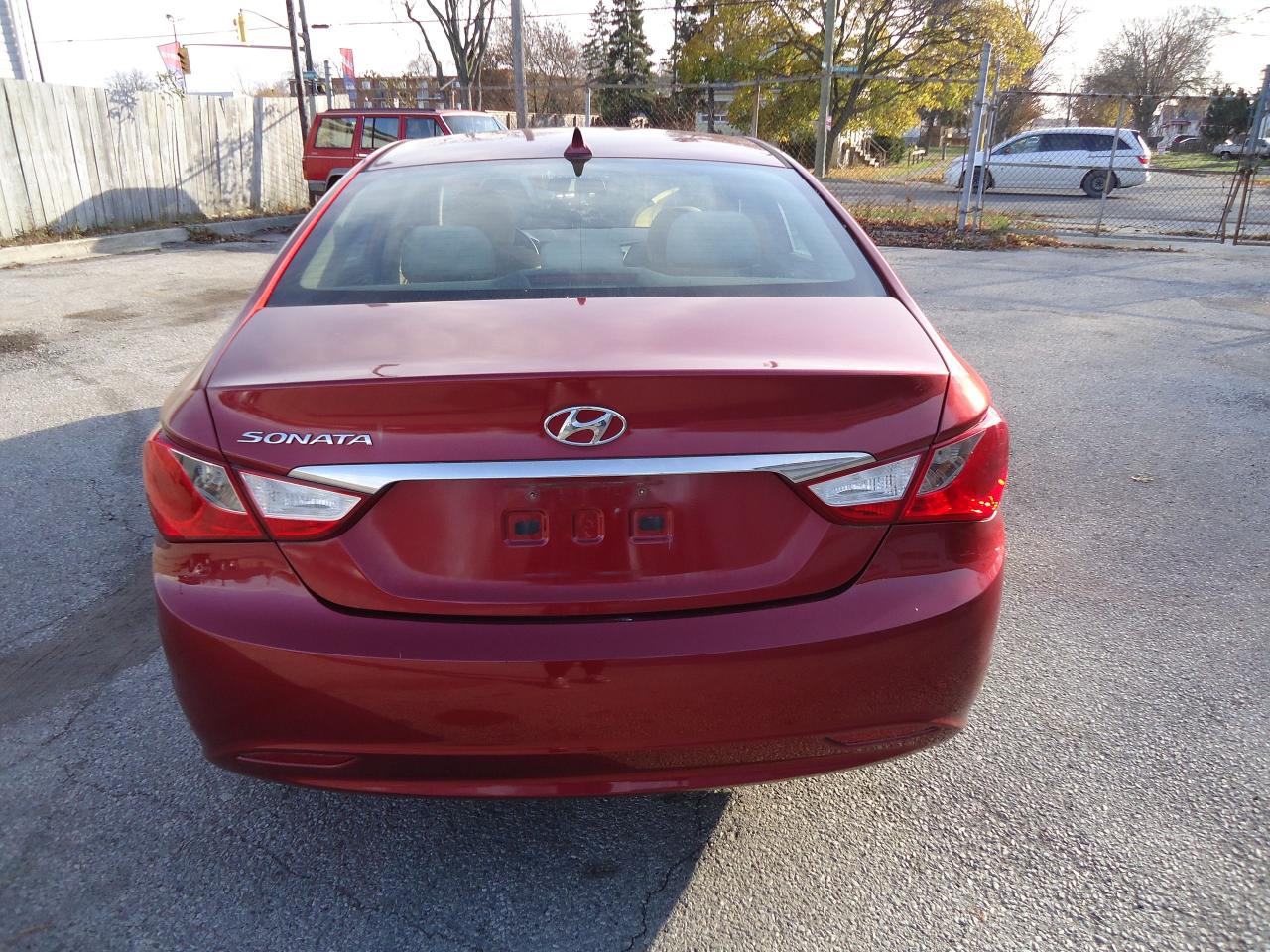 2013 Hyundai Sonata 4dr Sdn 2.4L Auto GL - Photo #4