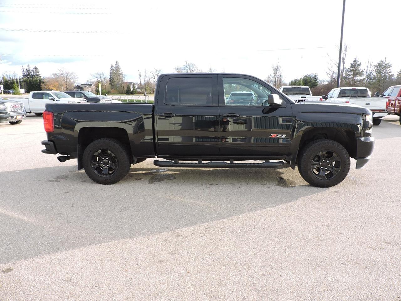 2018 Chevrolet Silverado 1500 LTZ 5.3L 4X4 Sunroof Leather  New Brakes 114000 KM Photo3