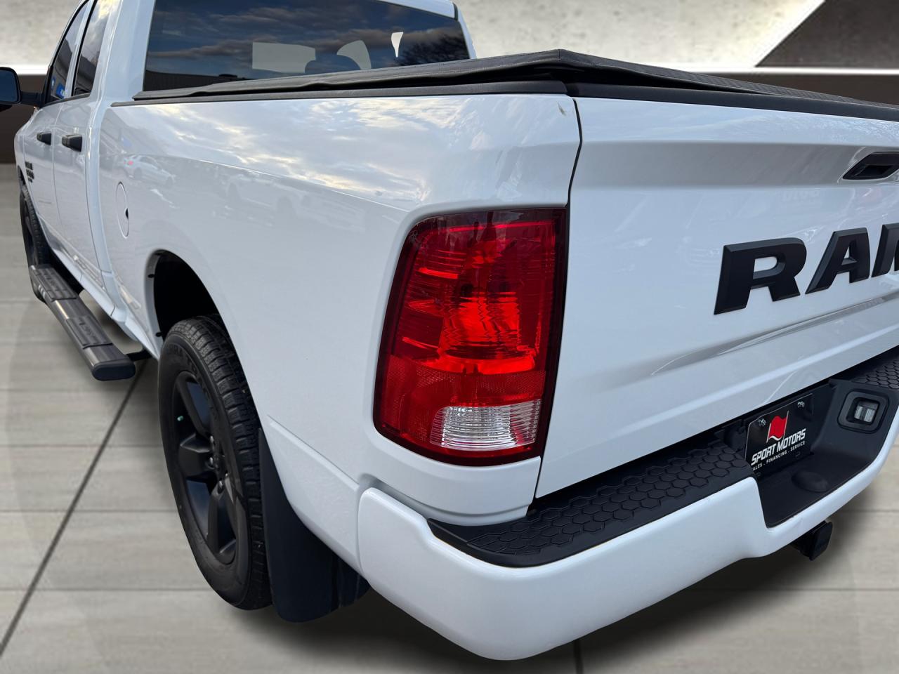 2019 RAM 1500 Classic Express 4x4 Quad 3.6L V6+ApplePlay+CLEAN CARFAX Photo36