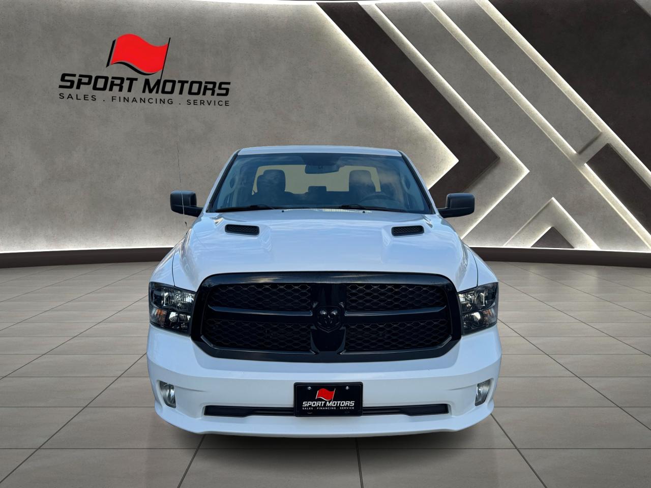 2019 RAM 1500 Classic Express 4x4 Quad 3.6L V6+ApplePlay+CLEAN CARFAX Photo11