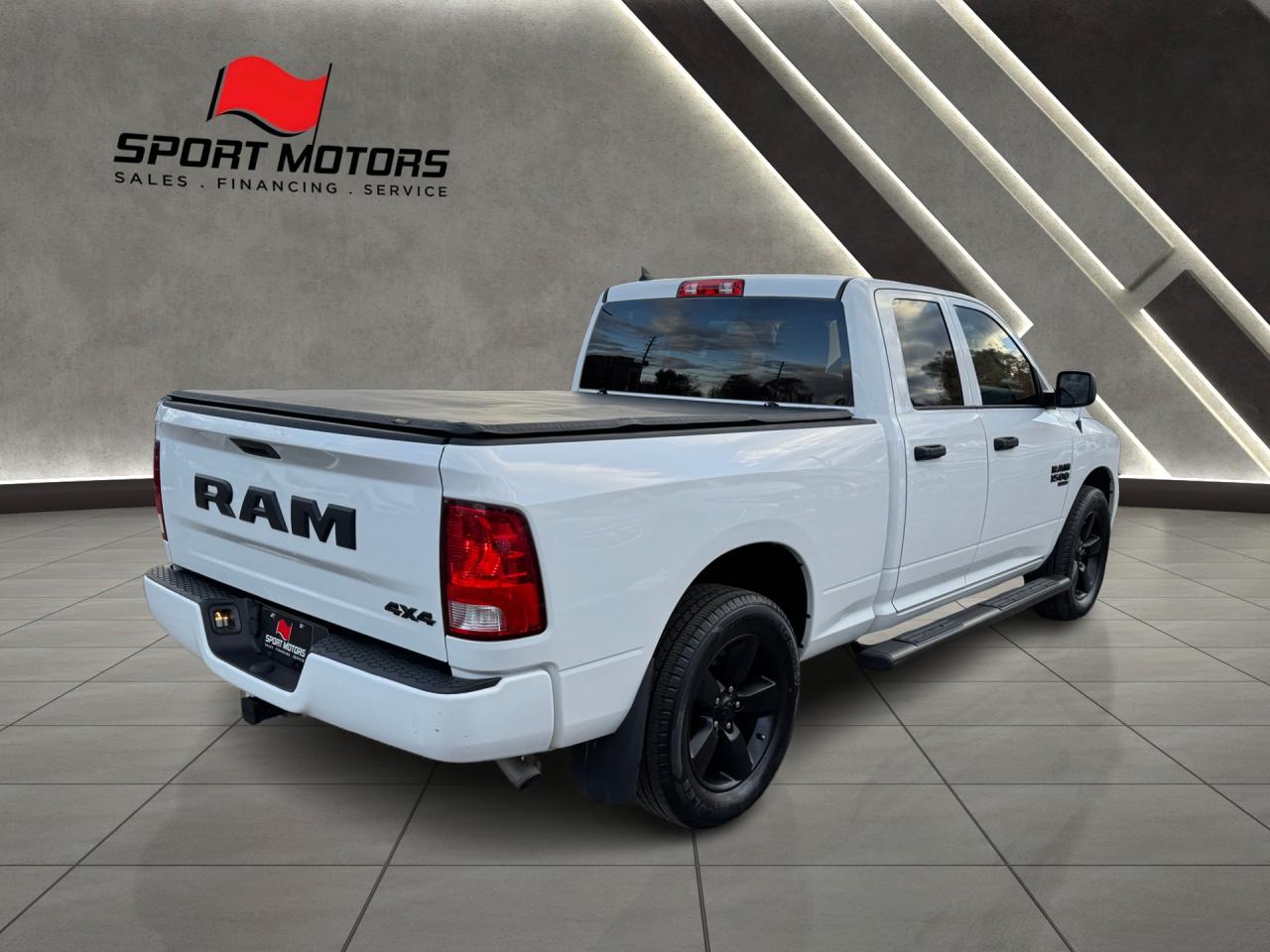 2019 RAM 1500 Classic Express 4x4 Quad 3.6L V6+ApplePlay+CLEAN CARFAX Photo65