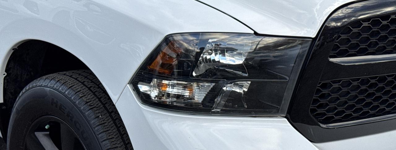 2019 RAM 1500 Classic Express 4x4 Quad 3.6L V6+ApplePlay+CLEAN CARFAX Photo34