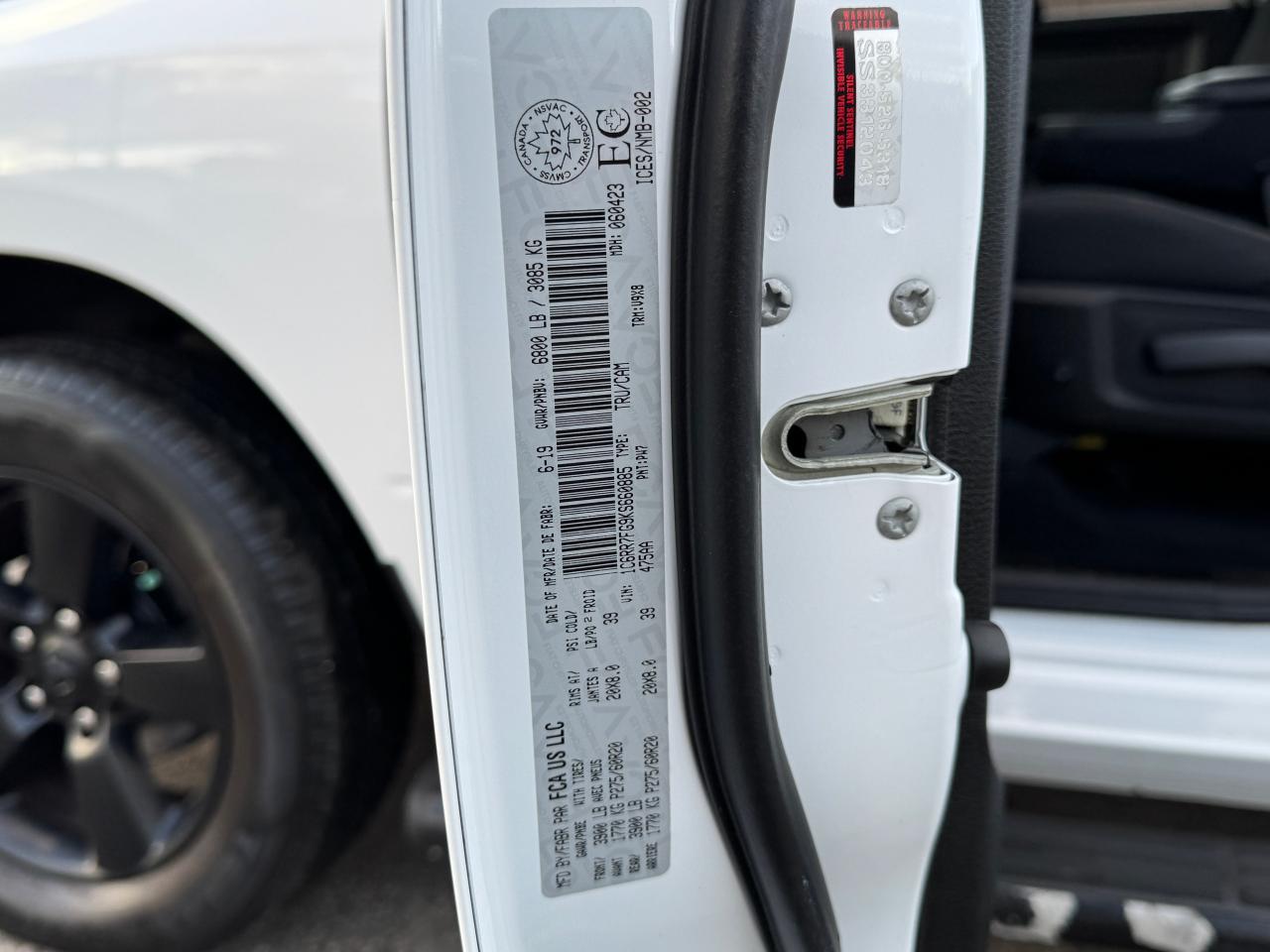 2019 RAM 1500 Classic Express 4x4 Quad 3.6L V6+ApplePlay+CLEAN CARFAX Photo95