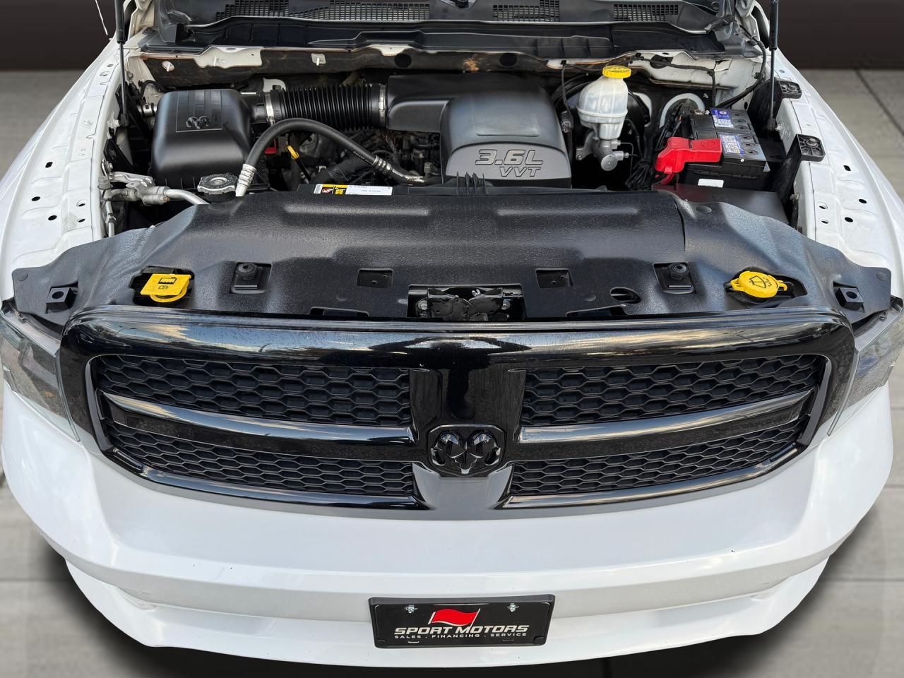 2019 RAM 1500 Classic Express 4x4 Quad 3.6L V6+ApplePlay+CLEAN CARFAX Photo68