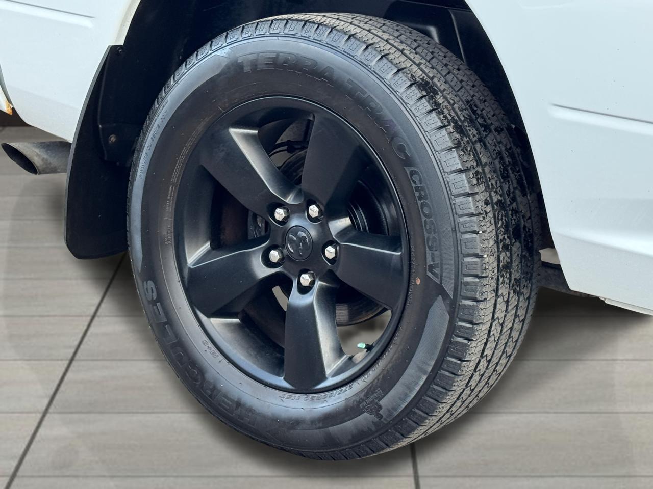 2019 RAM 1500 Classic Express 4x4 Quad 3.6L V6+ApplePlay+CLEAN CARFAX Photo103