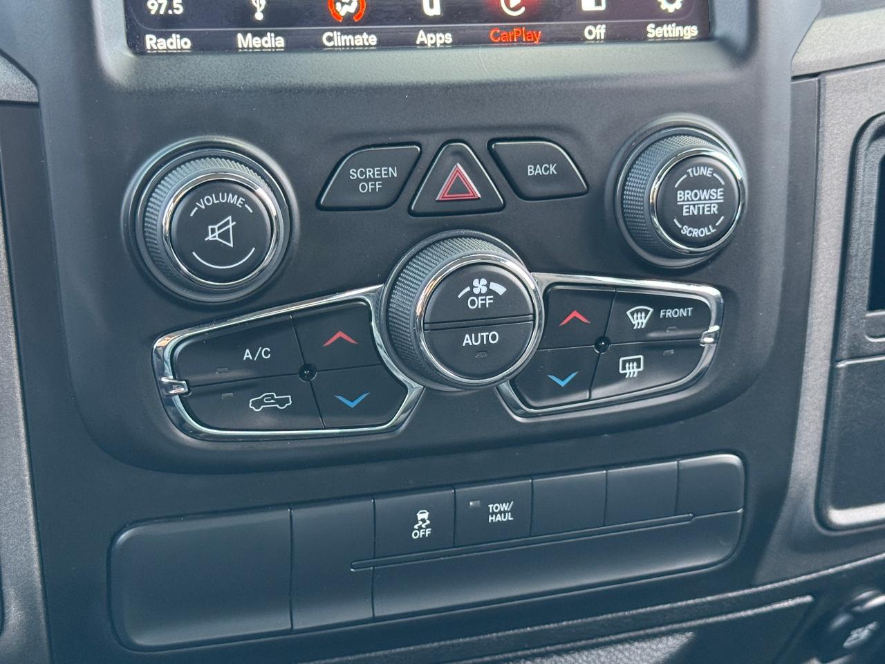 2019 RAM 1500 Classic Express 4x4 Quad 3.6L V6+ApplePlay+CLEAN CARFAX Photo88
