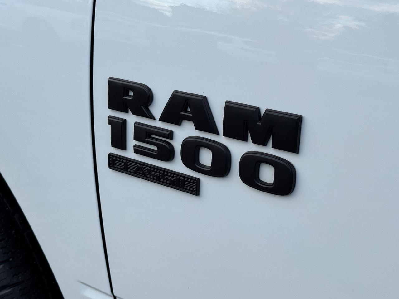 2019 RAM 1500 Classic Express 4x4 Quad 3.6L V6+ApplePlay+CLEAN CARFAX Photo51