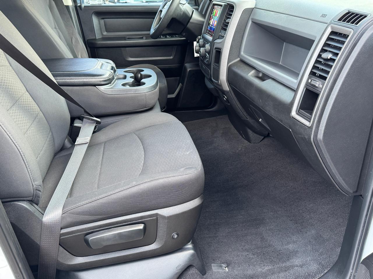 2019 RAM 1500 Classic Express 4x4 Quad 3.6L V6+ApplePlay+CLEAN CARFAX Photo78