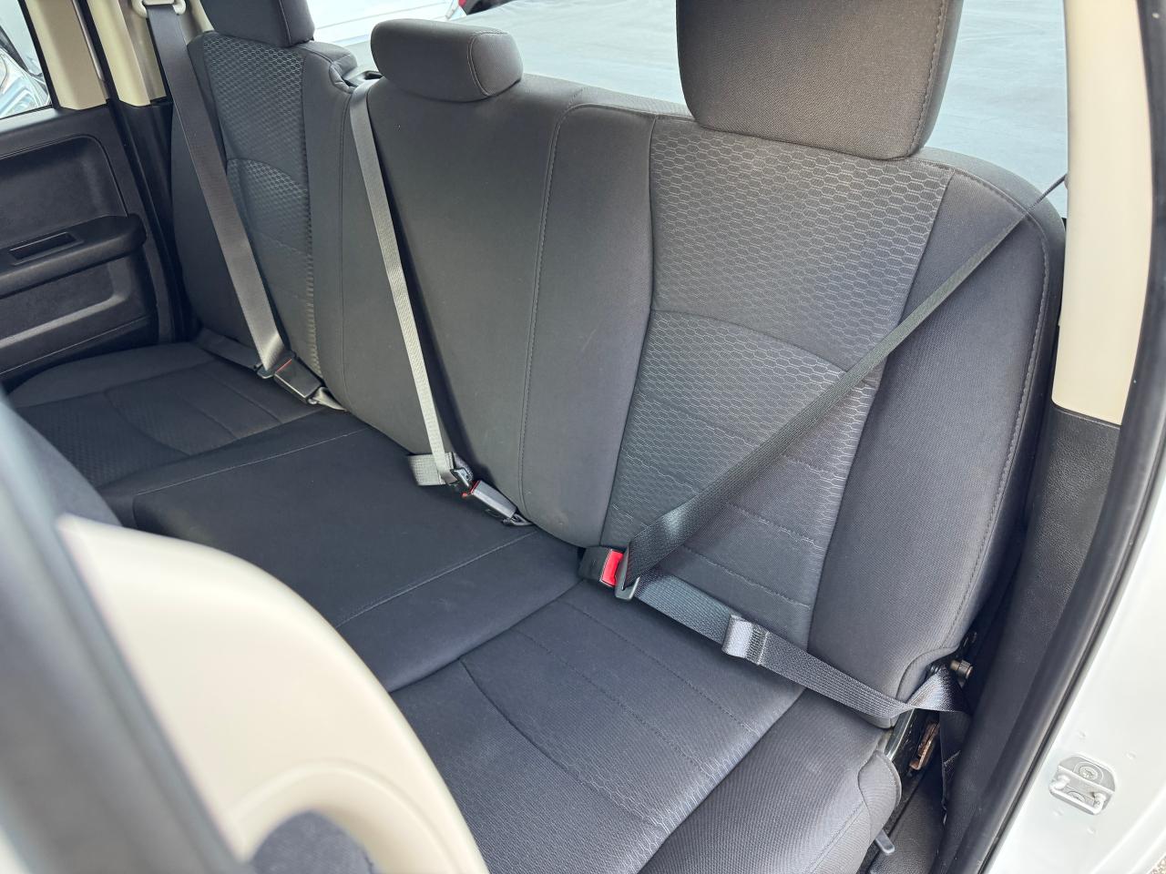 2019 RAM 1500 Classic Express 4x4 Quad 3.6L V6+ApplePlay+CLEAN CARFAX Photo81