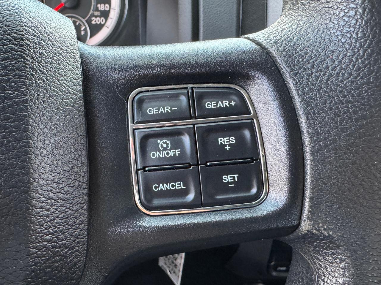 2019 RAM 1500 Classic Express 4x4 Quad 3.6L V6+ApplePlay+CLEAN CARFAX Photo97