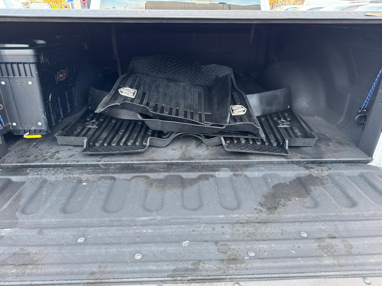 2019 RAM 1500 Classic Express 4x4 Quad 3.6L V6+ApplePlay+CLEAN CARFAX Photo26