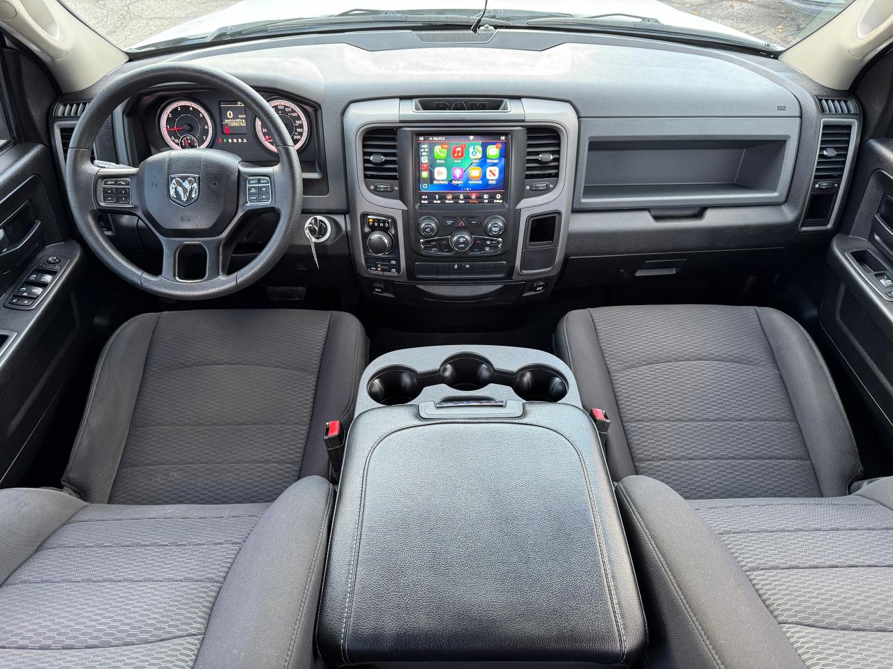 2019 RAM 1500 Classic Express 4x4 Quad 3.6L V6+ApplePlay+CLEAN CARFAX Photo2