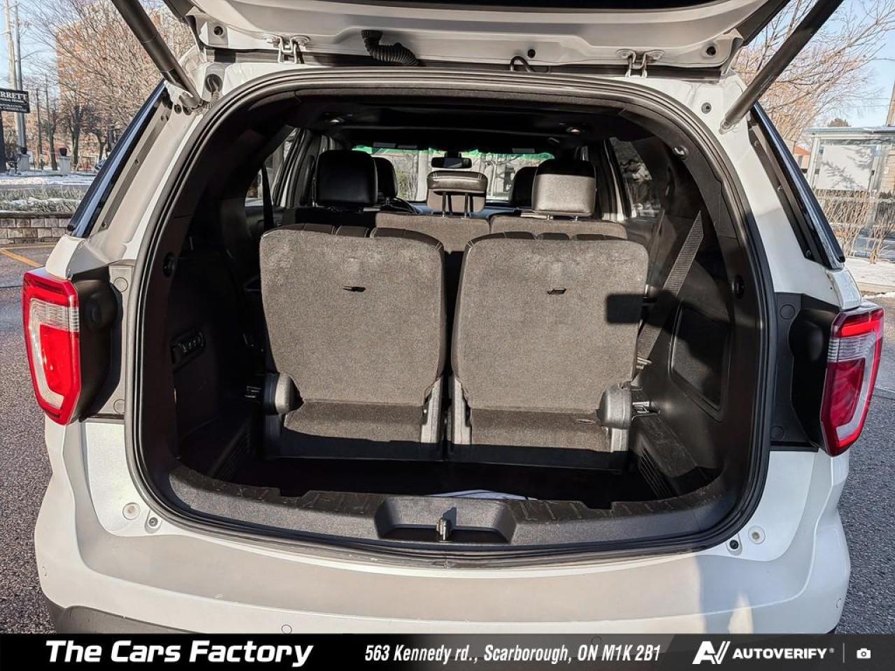 2017 Ford Explorer Limited 4WD – No Accident, Clean & Fully Equipped! - Photo #9